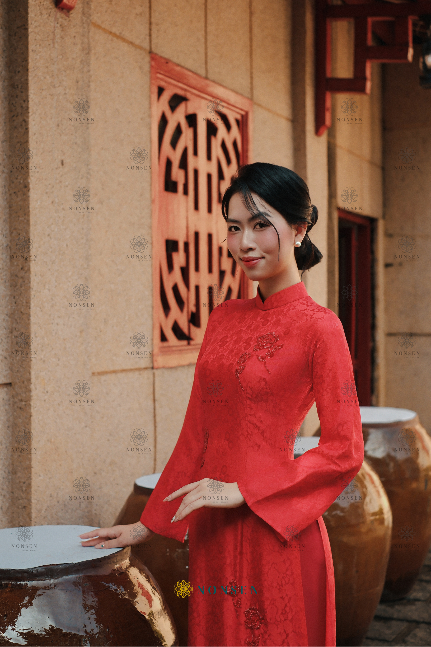 Áo dài tơ tằm Hoàng Thuần Đỏ